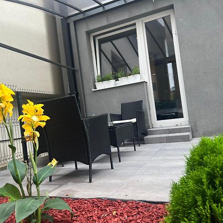 Elena Lux Apartment อูชิเซ ภายนอก รูปภาพ