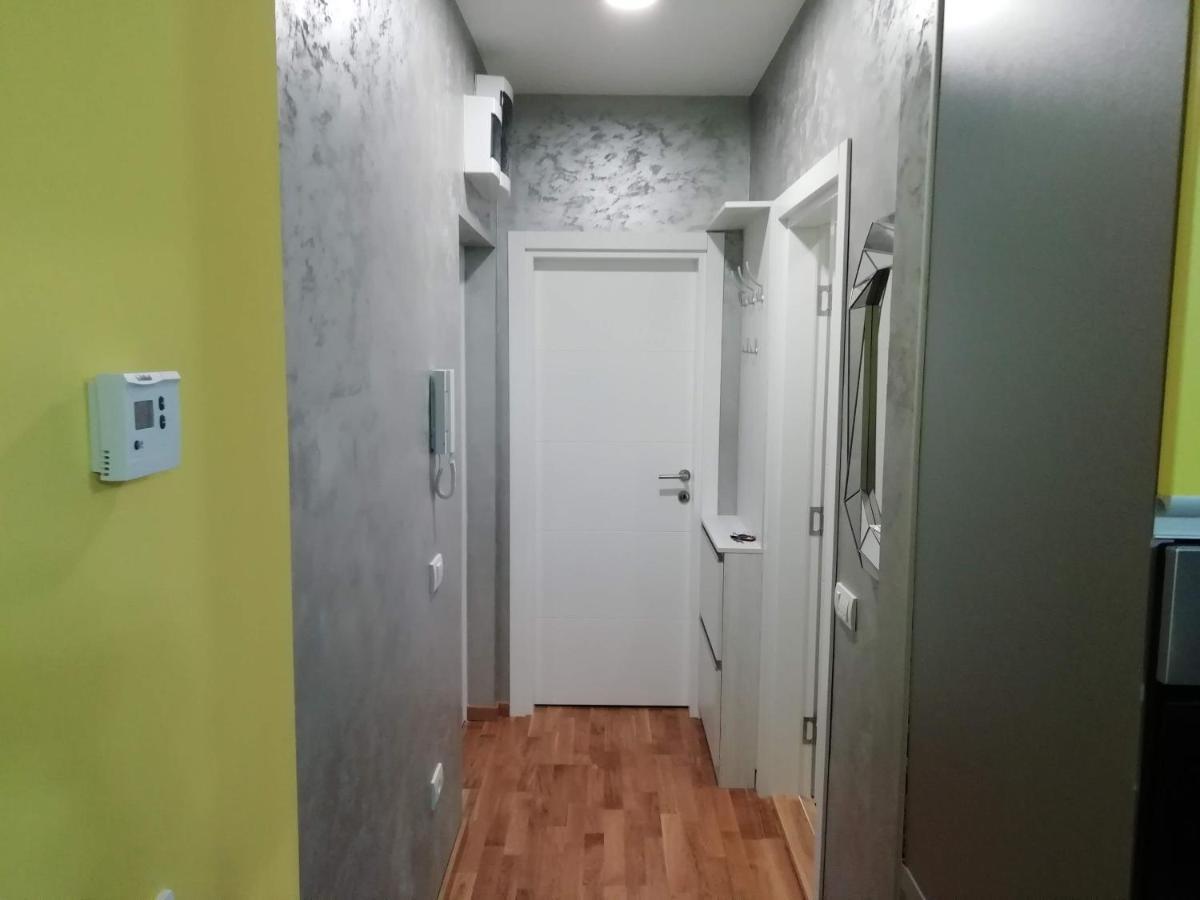 Elena Lux Apartment อูชิเซ ภายนอก รูปภาพ