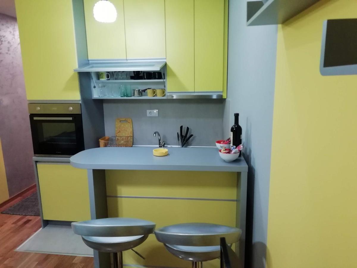 Elena Lux Apartment อูชิเซ ภายนอก รูปภาพ